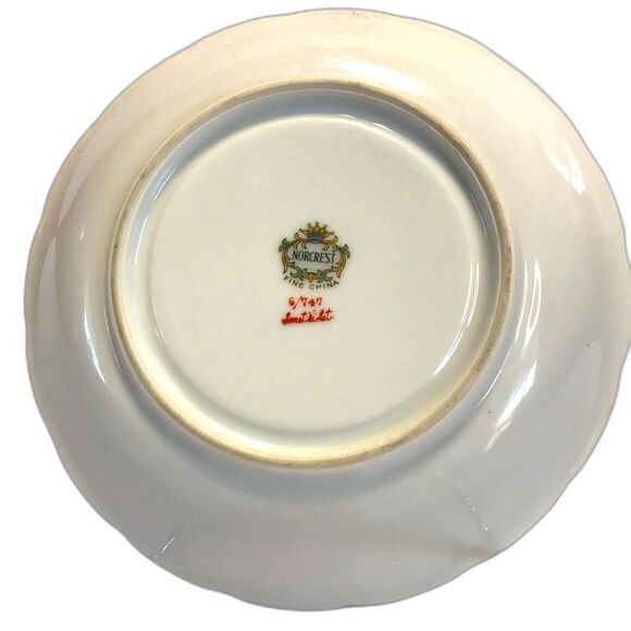 Vintage Norcrest Sweet Violet 6/747 China 6.5" saucer - Picture 2 of 7